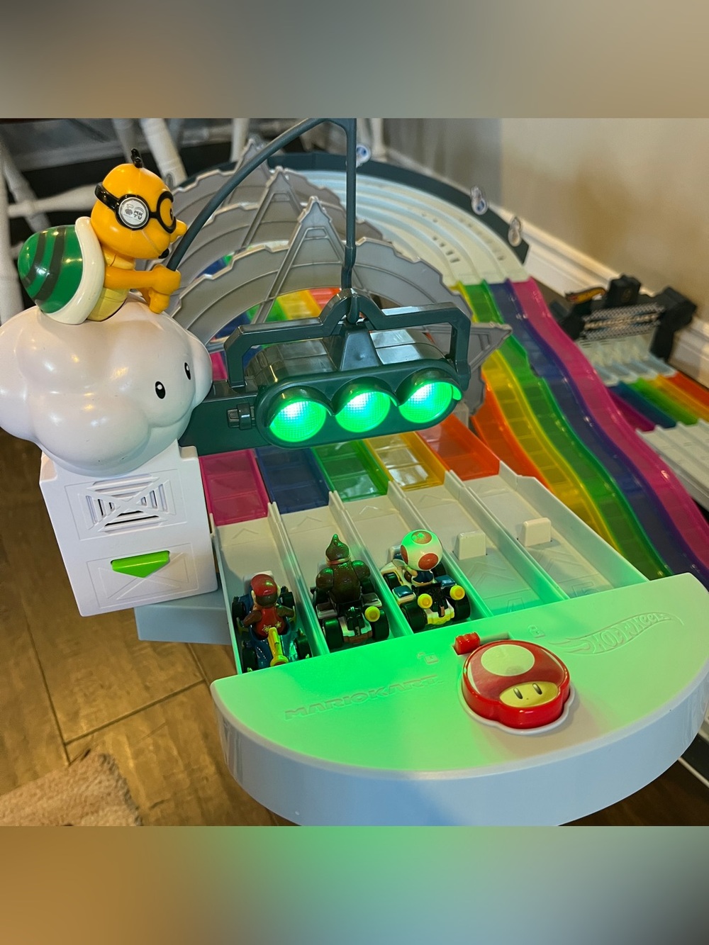 Hot Wheels Super Mario Kart Rainbow Road Track Set Works Lights Sounds Race Cars - Picture 15 of 16